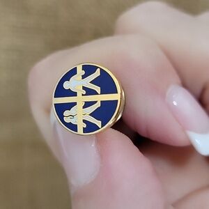 BROKEN HUMAN WHOLE HUMANITARIAN PIN